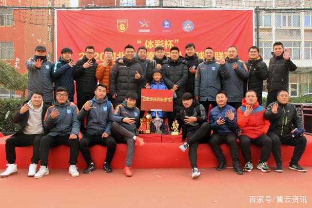 因卡皮耶谈露屁股蛋：很尴尬 但只能好好享受 有很多女性发来信息