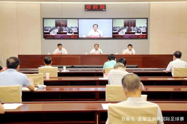 福斯特：曼联应该和莱万签约一年，他能带来经验成为年轻人的榜样